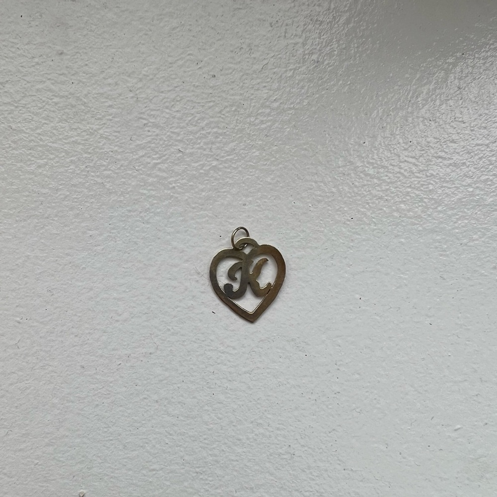 The M Jewelers “K” Heart Initial Necklace
